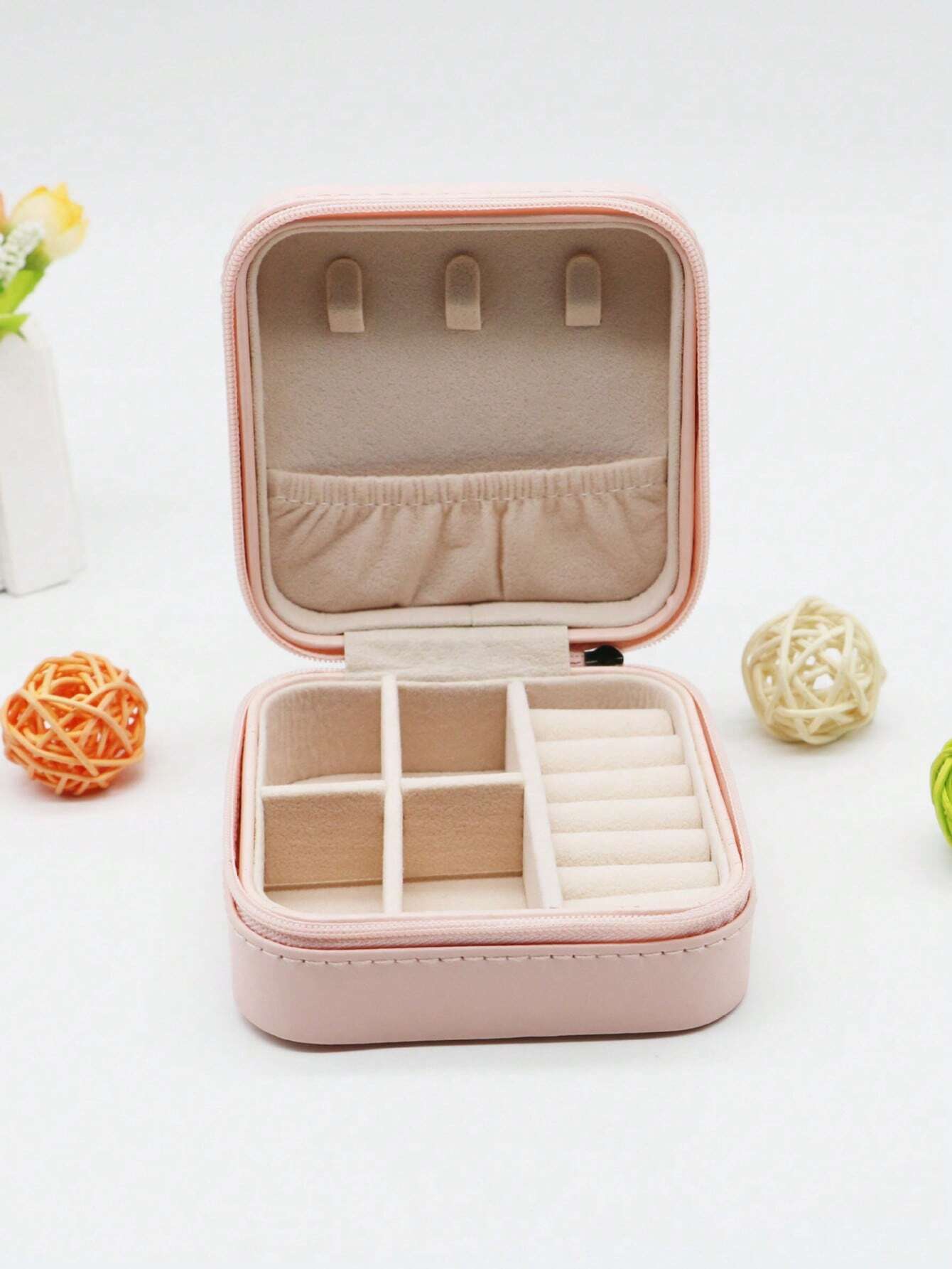 Jewelry Storage Box leather Jewelry Stand Earrings Ring Box Cosmetics Beauty Container Organizer (Random Color)